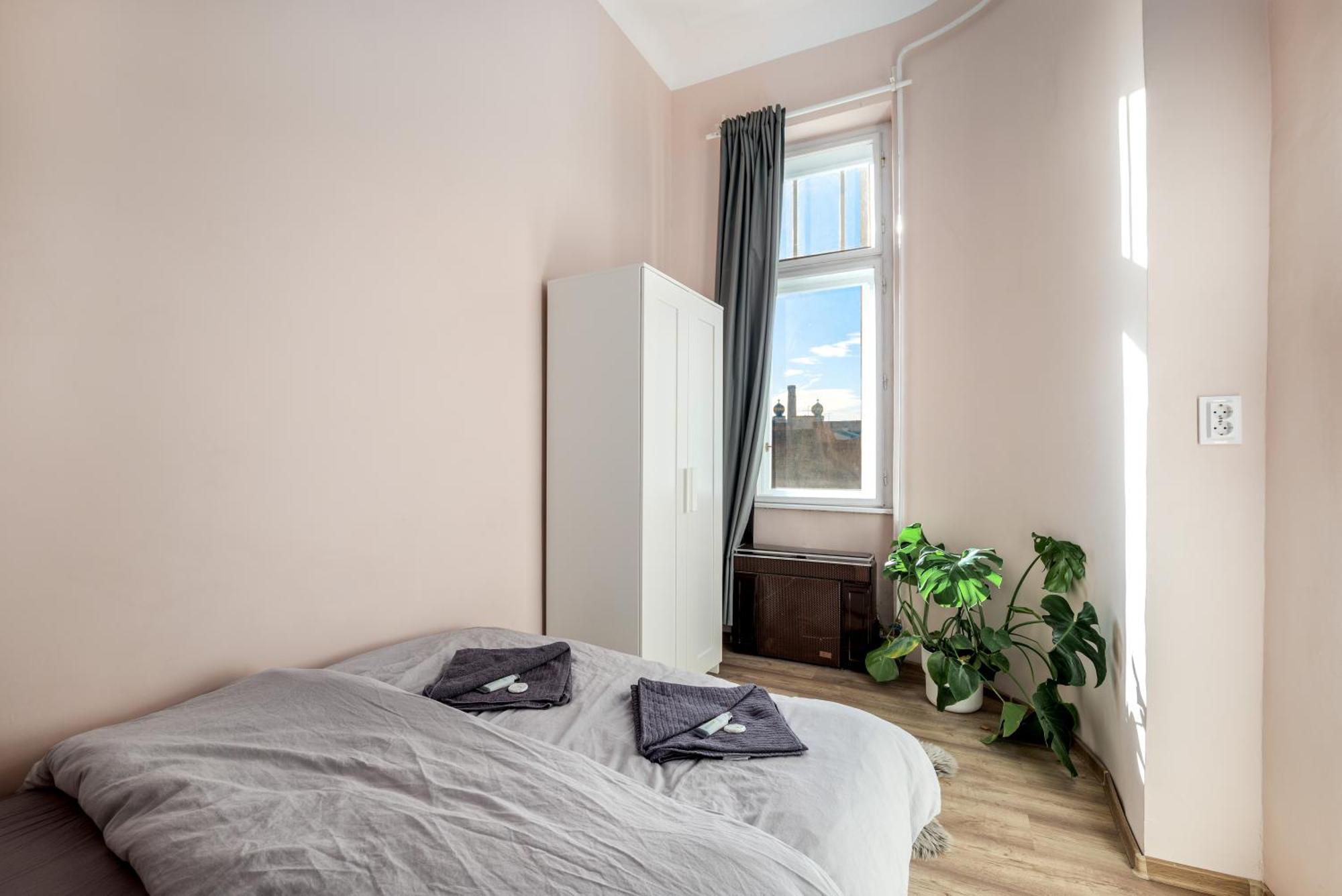 Golbarg Synagoge Apartment In Heart Of City Budapeste Exterior foto